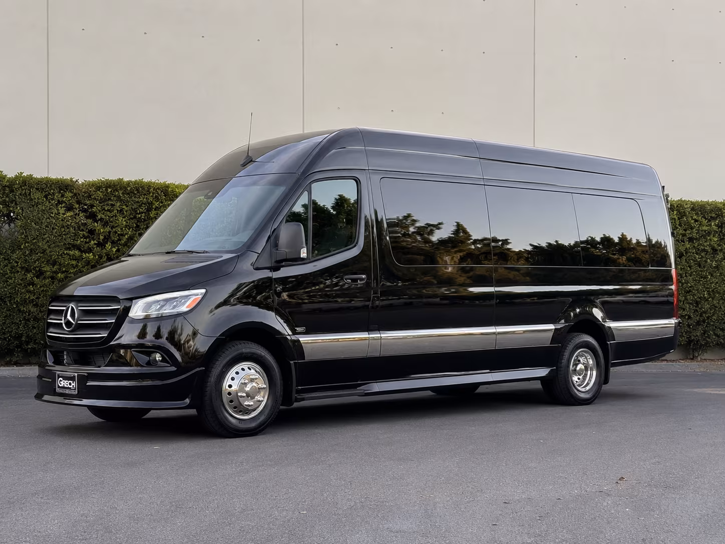 find the perfect transportation for your next airport transfer 5