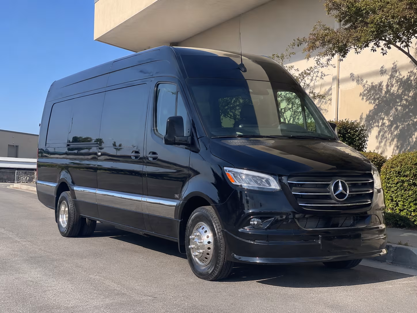 salinas 10 passenger sprinter van